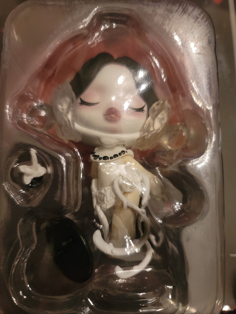 NWT-SKNLXPAUDA The Valentine's Day Figurine - Black, White, Pink - Picture 3 of 6